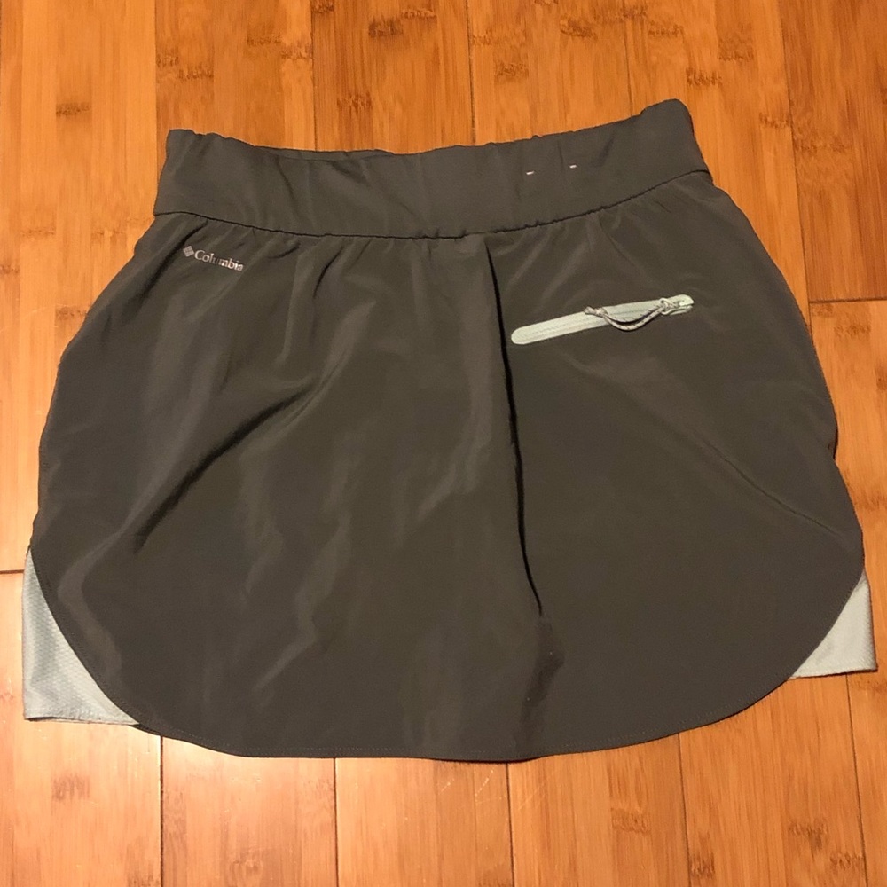 Columbia Green Hiking Skirt - Picture 2 of 3